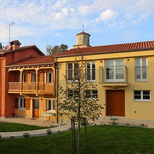 Hotel Casa Lenka à Malchina Exterior photo