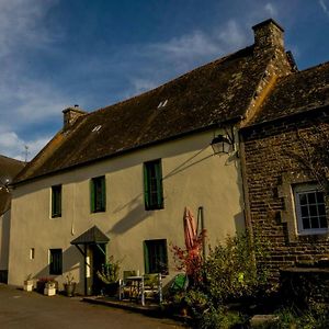 Bed and Breakfast Auberge Le Canard Qui Rit à Plélauff Exterior photo