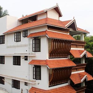 Appartement Indian Residency à Tiruchirappalli Exterior photo