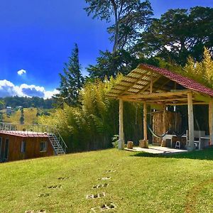 Villa Cabana Mountain View à Heredia Exterior photo