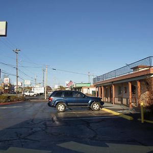 Royalinn&suites Burlington Exterior photo