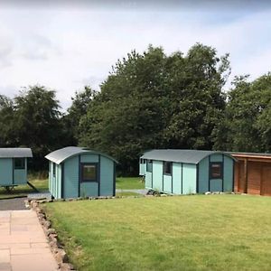 Hotel Glamping At Holly Grove Farm à Stoke-on-Trent Exterior photo