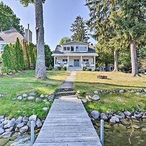 Petoskey Waterfront Cottage With Deck And Grill! Exterior photo