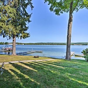 Waterfront Petoskey Cottage With Deck And Grill! Exterior photo