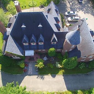 Bed and Breakfast Chateau Murdock Gite et Esthétique 1950 à Chicoutimi Exterior photo