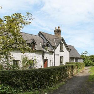 Villa Penymaes à Chirk Exterior photo