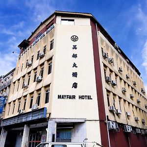 OYO 991 Mayfair Hotel Kuching Exterior photo