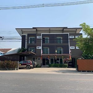 Aparthotel Bansappoori à Lamphun Exterior photo