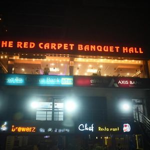Hôtel Red Carpet à Gorakhpur Exterior photo