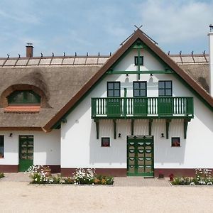 Hotel Antal-tavi Fogadó és Horgászparadicsom à Szentes Exterior photo