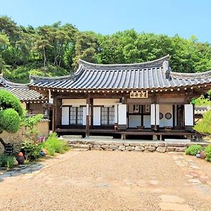 Hotel Tohyang Traditional House à Bonghwa Exterior photo