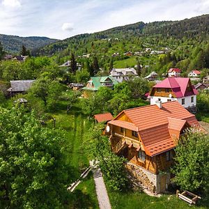 Villa Садиба "Три Царі" à Yaremtche Exterior photo