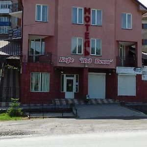 Motel Над Вичов à Volovets Exterior photo