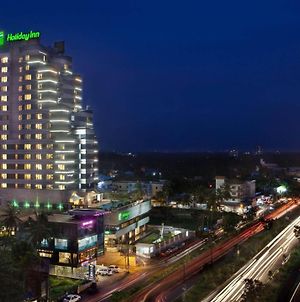 Holiday Inn Cochin, An Ihg Hotel Kochi Exterior photo