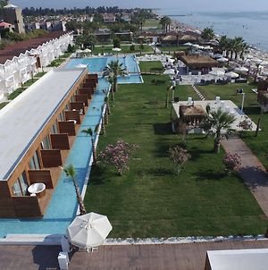 Risus Beach Resort Hotel Kusadası Exterior photo
