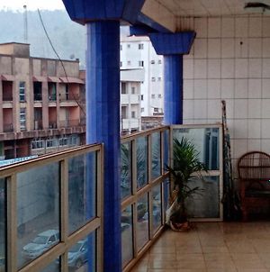 Appartement Appart meublé le Dakota à Yaoundé Exterior photo
