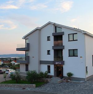 Bed and Breakfast Pansion Leggero à Krk Island Exterior photo