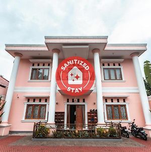 Hôtel Pondok Cimanggu Syariah Redpartner à Bogor Exterior photo