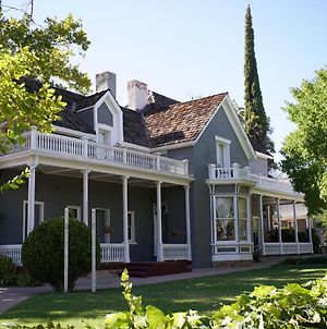 The Mulberry Inn -An Historic Bed And Breakfast Saint George Exterior photo