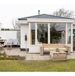 Villa Quiet Location Yet Close To The Beach And Center Large Enclosed Garden à Renesse Exterior photo