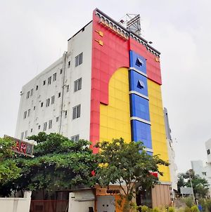 Hôtel Aakash Residency à Madurai Exterior photo