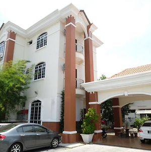 Oyo 905 Hotel De'Light Villa Kota Bharu Exterior photo