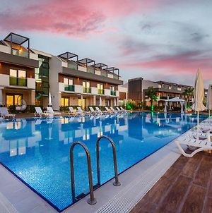 Veranda Beach Suites Antalya Exterior photo