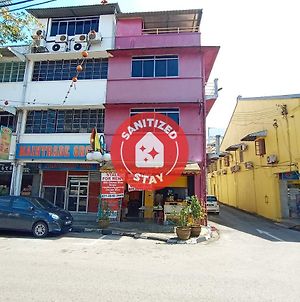Spot On 90119 Bed'S Guesthouse Kuching Exterior photo