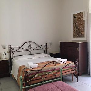 Bed and Breakfast Ciro A Maschio Angioino à Naples Exterior photo