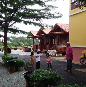Hôtel Chalet Kb Wakaf Kayu à Kota Bharu Exterior photo