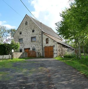 Gîte Rural - Grange des Pres Blancs chaîne des puys Le Vernet-Sainte-Marguerite Exterior photo