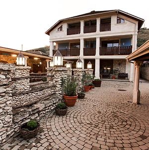 Hôtel Vila Etnica à Trebujeni Exterior photo