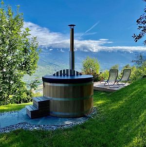 Eco Lodge With Jacuzzi And View In The Swiss Alps Grône Exterior photo