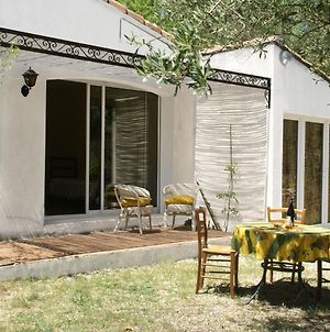 Cushy Villa In Verg Ze With Fenced Garden Vergèze Exterior photo