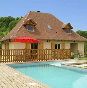 Picturesque Holiday Home In Loubressac With Swimming Pool Exterior photo
