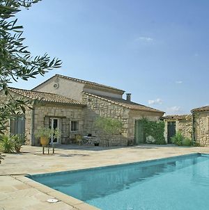 Welcoming Villa With Private Swimming Pool In Montfrin Exterior photo