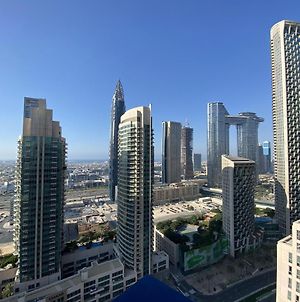 Appartement Watch Live Fifa Standpoint Tower Burj&Sea Views à Dubaï Exterior photo