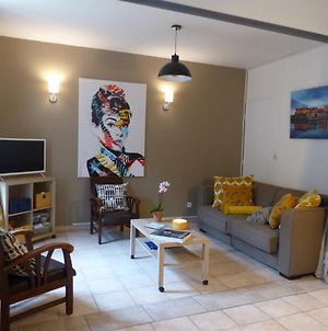 Villa Chez Jean - Newly Renovated Air-Conditioned Flat At The Foot Of The Ramparts, 4 People à Carcassonne Exterior photo