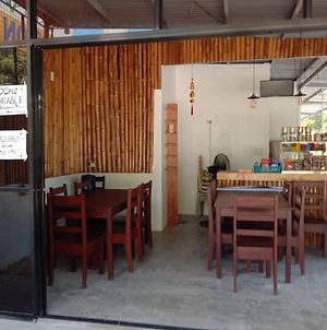 Lr Hostel And Cafe Moalboal Exterior photo
