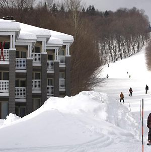 Appartement Ski-in, ski-out chaleureux studio loft au pied des pistes de ski à Stoneham Exterior photo