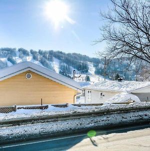 The Perfect Ski Getaway: Cozy Cottage With A View Saint-Sauveur-des-Monts Exterior photo