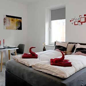 Gemütliches Appartement mit Netflix, Nespresso und Boxspringbett Augsbourg Exterior photo