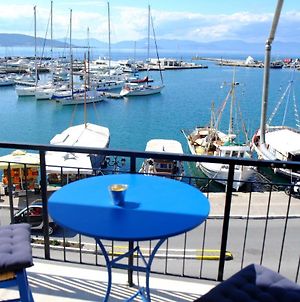 Appartement Διαμέρισμα Με Μοναδική Θέα Στο Λιμάνι à Aegina Exterior photo