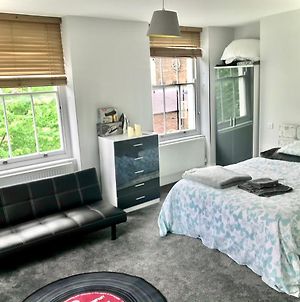 Camden Large 2 Bedroom Flat Guest House Londres Exterior photo