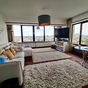 Appartement Luxurious New Penthouse With Fantastic Views à Bucarest Exterior photo