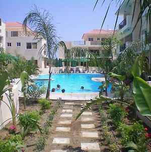 103 Elegant 2 Bed Apartment With Free Wifi, Ac, Pool & Gym! Larnaca Exterior photo