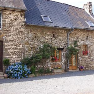 Beautiful 3-Bed Cottage in Passais-Villages Saint-Siméon Exterior photo