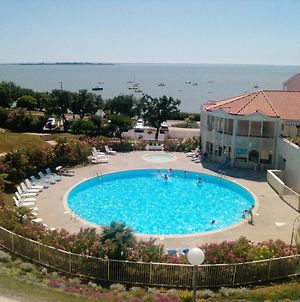 Appartement d'une chambre avec vue sur la mer piscine partagee et jardin clos a Fouras a 1 km de la plage Exterior photo