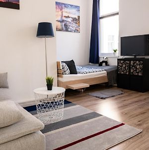 Full House Studios - Blue Apartment - Netflix, Wifi Inkl Magdebourg Exterior photo