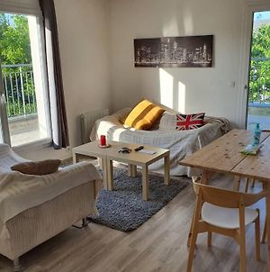 Appartement contemporain rénové à neuf avec cuisine équipé - Val de reuil Val-de-Reuil Exterior photo